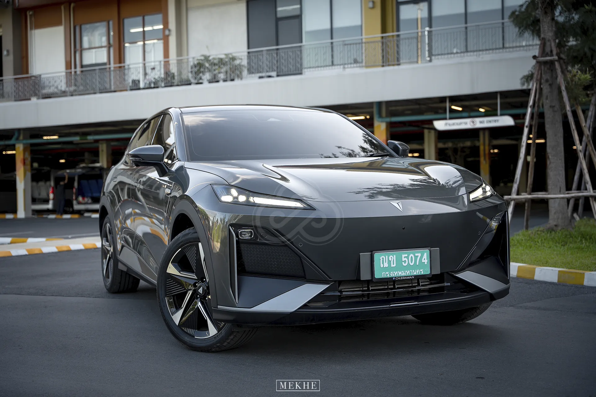 车辆维护 — New Electric Car