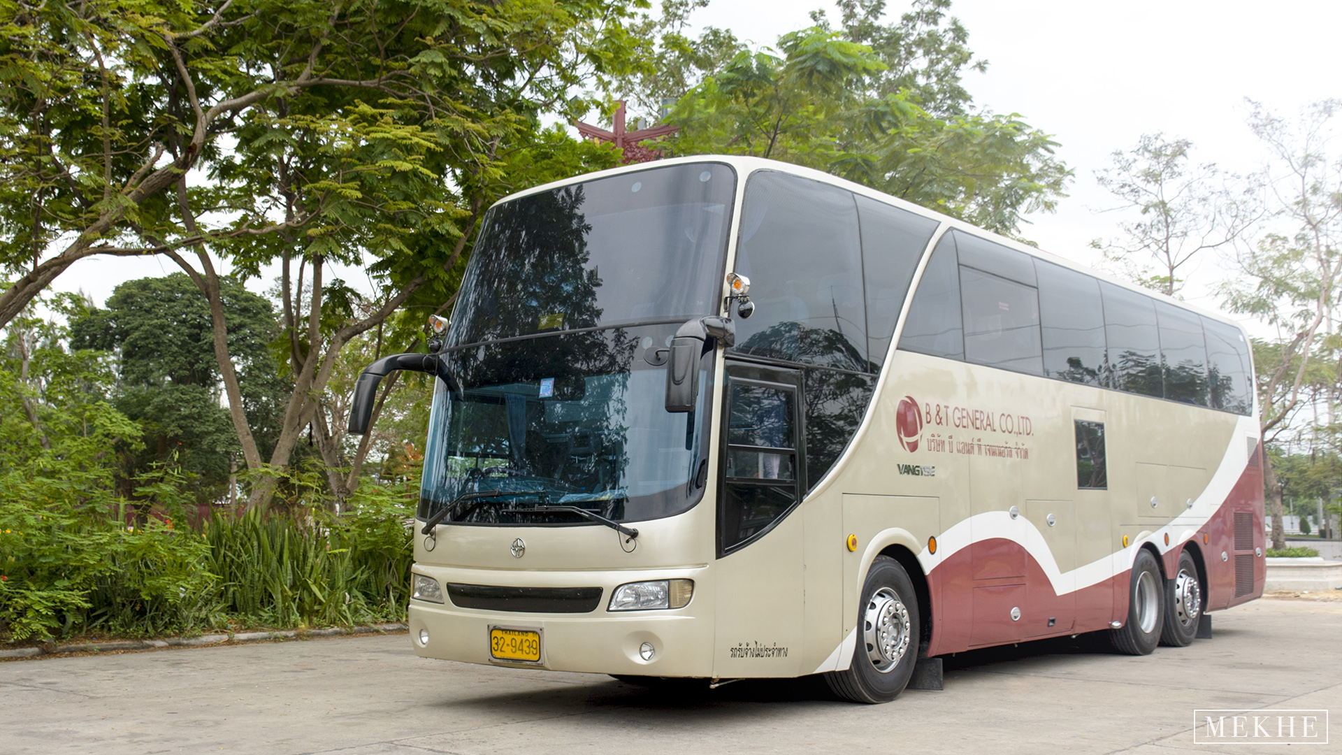 Bangkok Airport pick-up by private Coach